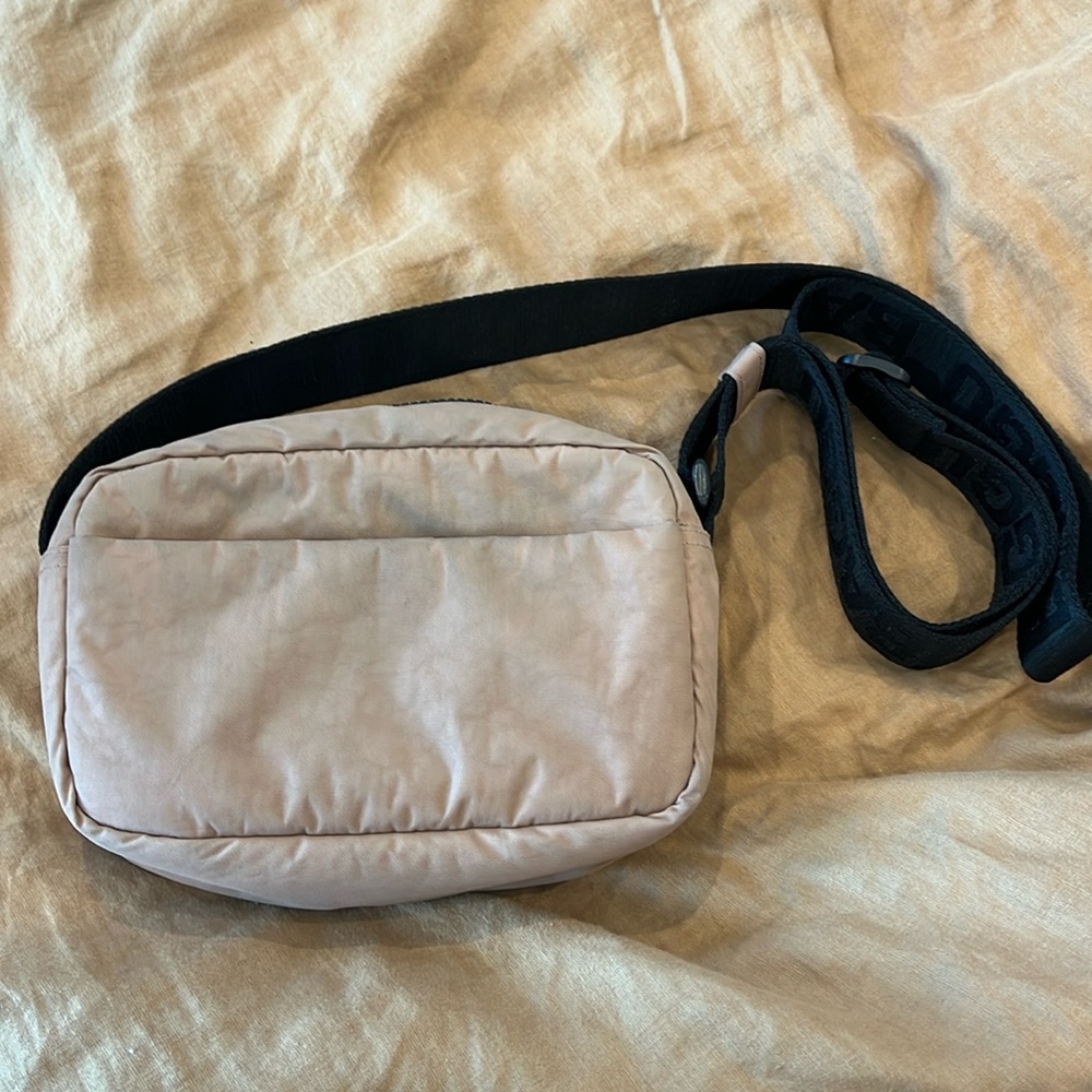 BAGGU camera cross body beige